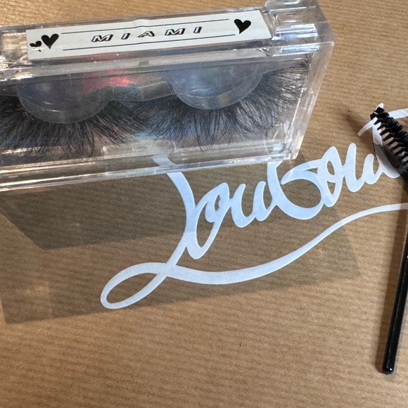 ✨1-10 or 2-18✨25mm 👌🏼Quality Lashes (comes with spool and info on upkeep) - Picture 14 of 15